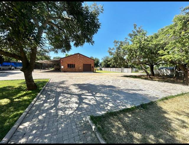 11 BEDROOM HOUSE FOR SALE IN MYNGENOEGEN AH